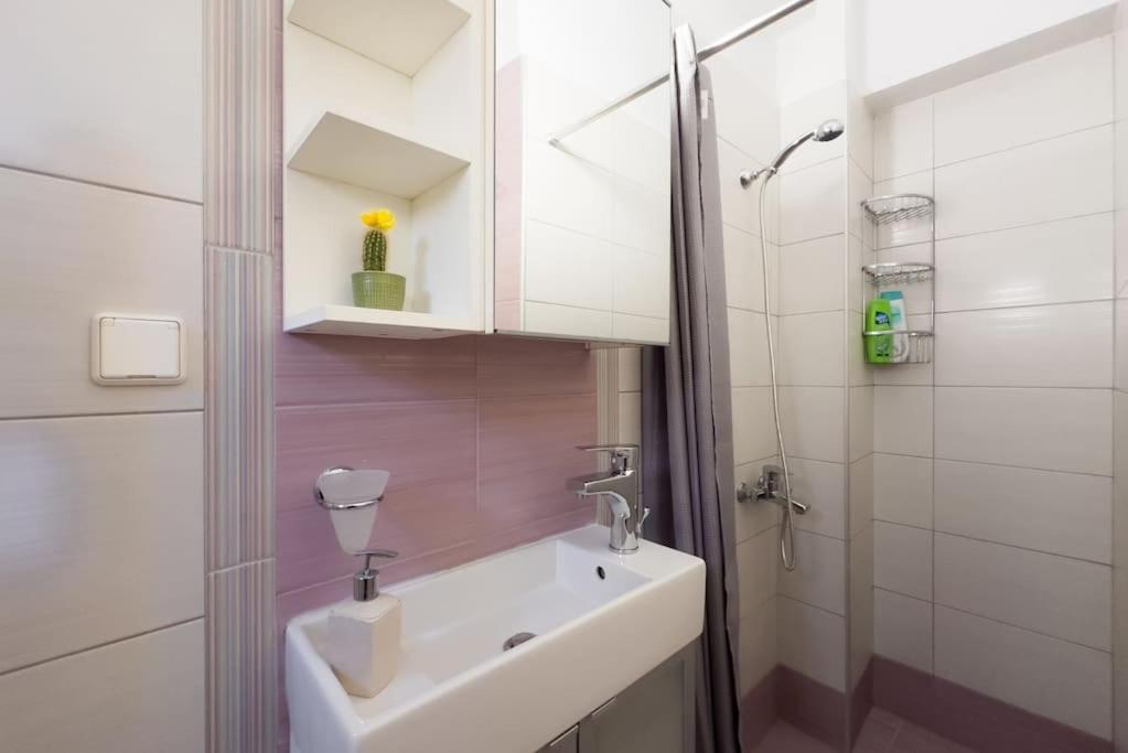 Pagrati Cozy Retreat Apartment *